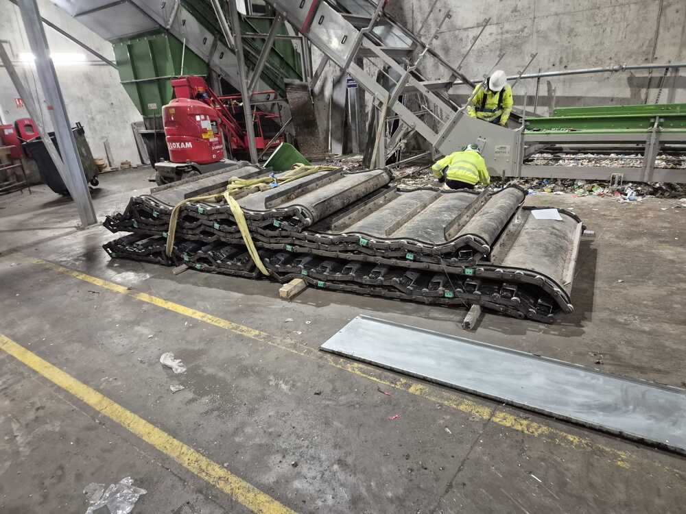 Montáž linky na třídění odpadu